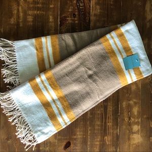 Oversized throw blanket